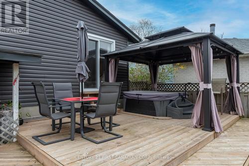 174 Portsmouth Crescent E, London, ON - Outdoor With Deck Patio Veranda With Exterior