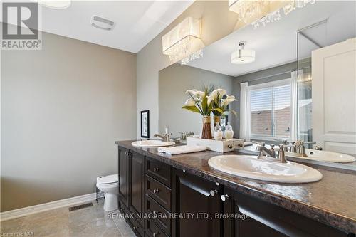9105 White Oak Avenue, Niagara-On-The-Lake, ON - Indoor Photo Showing Bathroom