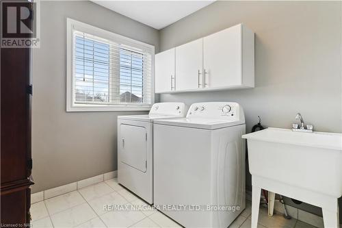 9105 White Oak Ave, Niagara-On-The-Lake, ON - Indoor Photo Showing Laundry Room