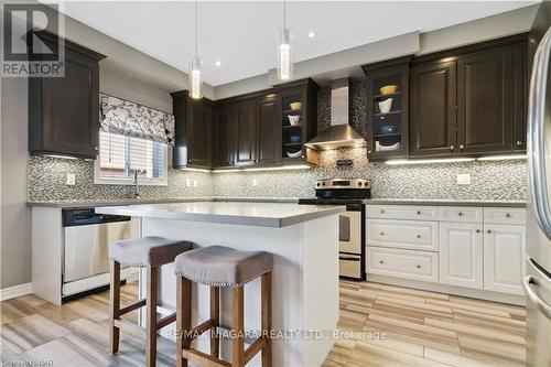 9105 White Oak Avenue, Niagara-On-The-Lake, ON - Indoor Photo Showing Kitchen With Upgraded Kitchen
