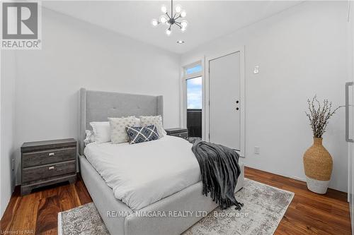 25 Kenmir Avenue, Niagara-On-The-Lake, ON - Indoor Photo Showing Bedroom