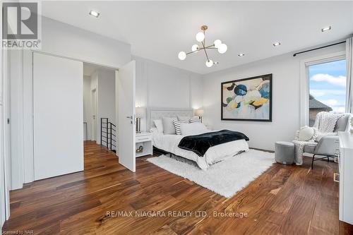 25 Kenmir Avenue, Niagara-On-The-Lake, ON - Indoor Photo Showing Bedroom