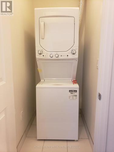 206 - 560 North Service Road, Grimsby, ON - Indoor Photo Showing Laundry Room