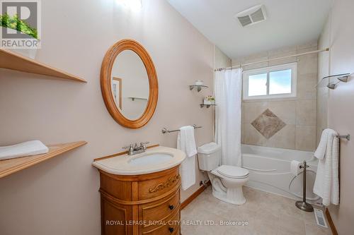 78 Ferndale Ave, Guelph, ON - Indoor Photo Showing Bathroom