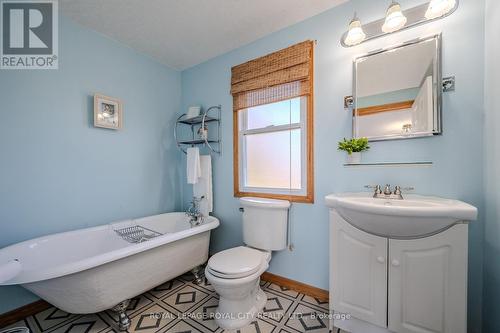 78 Ferndale Avenue, Guelph, ON - Indoor Photo Showing Bathroom