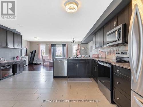 #23 -275 Old Huron Rd, Kitchener, ON - Indoor Photo Showing Kitchen With Upgraded Kitchen