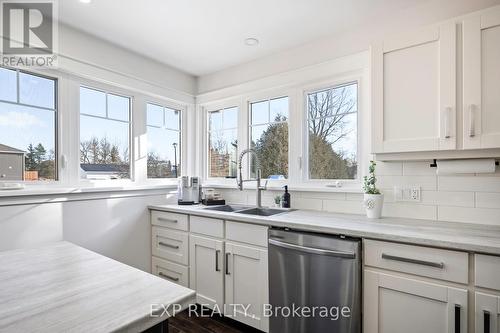 280 Doyle Street, Southgate, ON - Indoor Photo Showing Kitchen With Double Sink