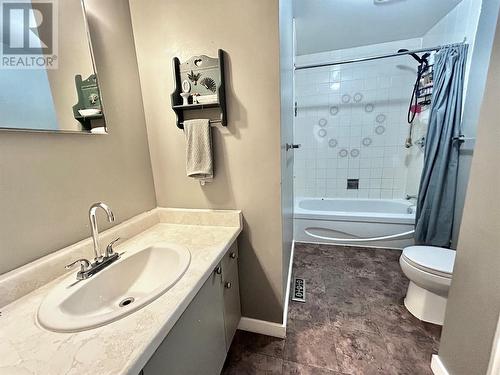 415 Bergeron Drive, Tumbler Ridge, BC - Indoor Photo Showing Bathroom