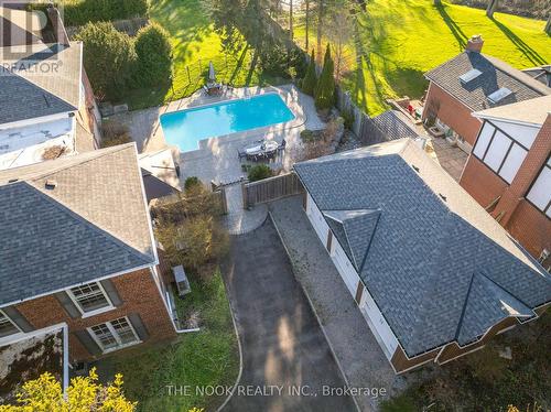 730 Anderson St, Whitby, ON - Outdoor With In Ground Pool