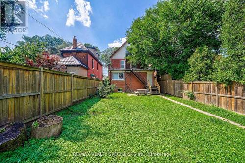 108 Victoria Ave N, Hamilton, ON - Outdoor With Backyard