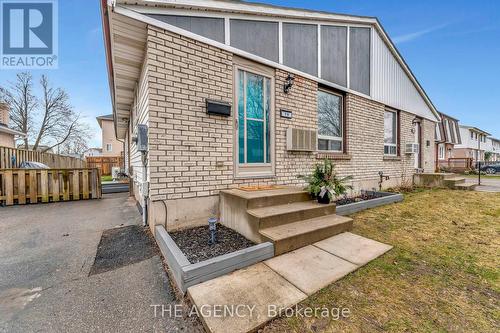 19 Debby Cres, Brantford, ON - Outdoor