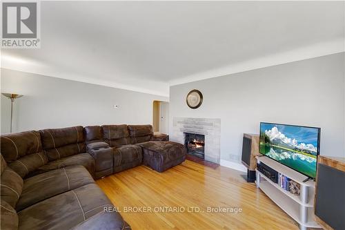 53 Saint Margarets Rd, Hamilton, ON - Indoor Photo Showing Living Room With Fireplace