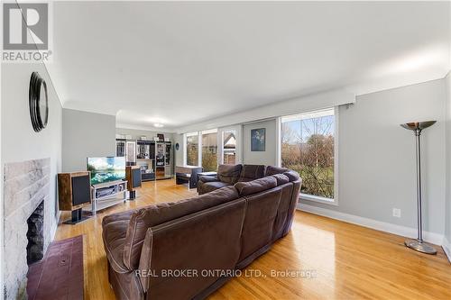 53 Saint Margarets Rd, Hamilton, ON - Indoor Photo Showing Living Room With Fireplace