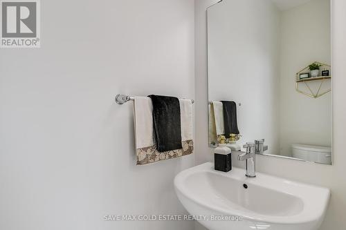 2 - 220 Farley Road, Centre Wellington, ON - Indoor Photo Showing Bathroom