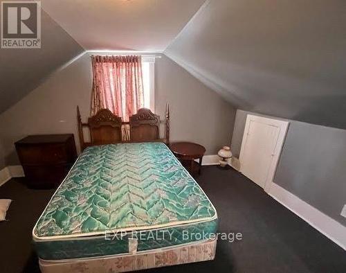 210 Laidlaw St, Timmins, ON - Indoor Photo Showing Bedroom