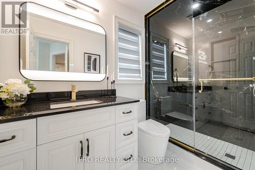 426 Maria Antonia Road, Vaughan, ON - Indoor Photo Showing Bathroom