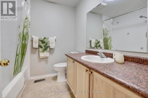 2470 Bankside Dr, Mississauga, ON - Indoor Photo Showing Bathroom