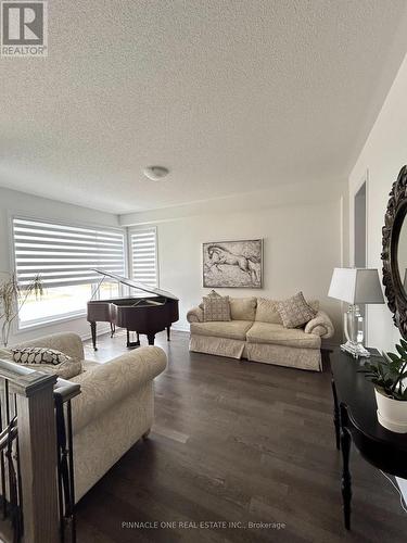 9 Beatrice Drive, Wasaga Beach, ON - Indoor Photo Showing Living Room