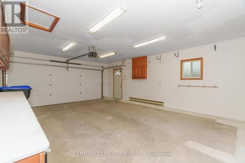 338 Walnut Street, Collingwood, ON - Indoor Photo Showing Garage