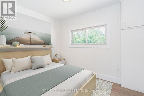 444 Park St, Tay, ON - Indoor Photo Showing Bedroom