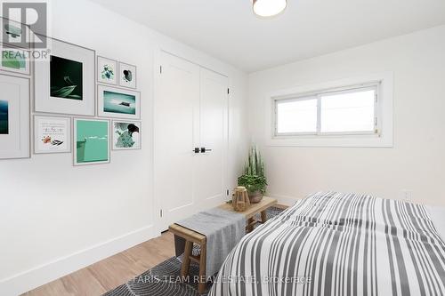 444 Park Street, Tay, ON - Indoor Photo Showing Bedroom