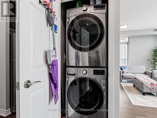 #1606 -339 Rathburn Road West Rd W, Mississauga, ON - Indoor Photo Showing Laundry Room