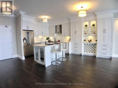 #1207 -5280 Lakeshore Rd, Burlington, ON - Indoor Photo Showing Kitchen With Upgraded Kitchen
