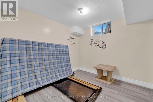 6 Banting Cres, Brampton, ON - Indoor Photo Showing Other Room