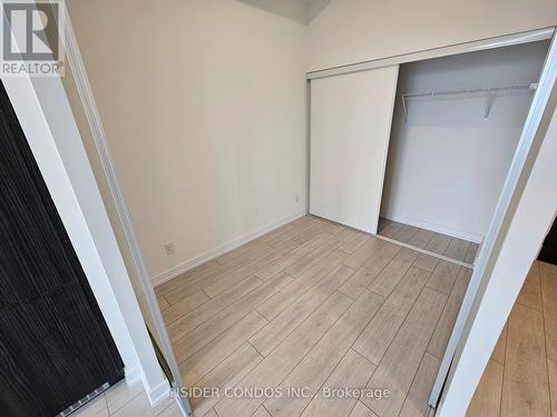#2109 -12 York St, Toronto, ON - Indoor Photo Showing Other Room