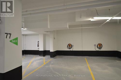 #1705 -2020 Bathurst St, Toronto, ON - Indoor Photo Showing Garage
