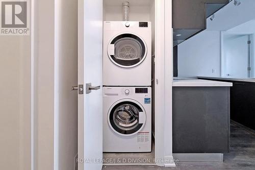 1404 - 99 Foxbar Road, Toronto, ON - Indoor Photo Showing Laundry Room