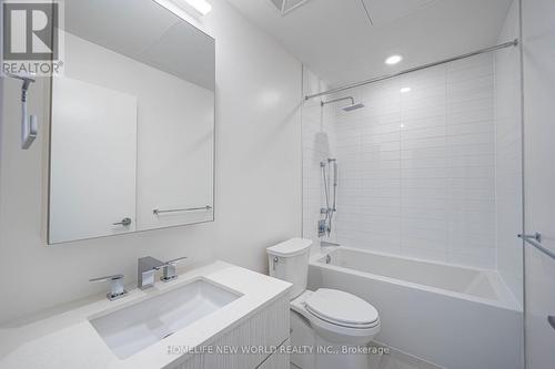 #3215 -25 Richmond St, Toronto, ON - Indoor Photo Showing Bathroom