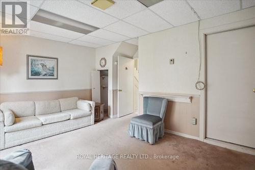 #14 -1958 Rosefield Rd, Pickering, ON - Indoor Photo Showing Living Room