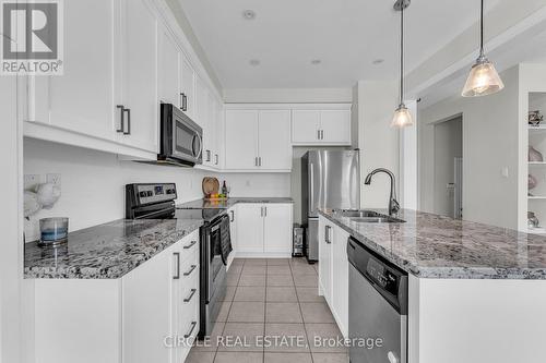 28 Avening Drive, Vaughan, ON - Indoor Photo Showing Kitchen With Stainless Steel Kitchen With Double Sink With Upgraded Kitchen