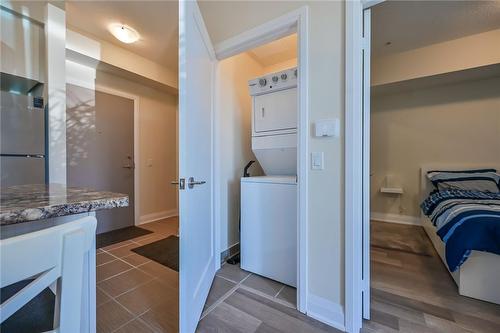 16 Concord Place|Unit #124, Grimsby, ON - Indoor Photo Showing Laundry Room