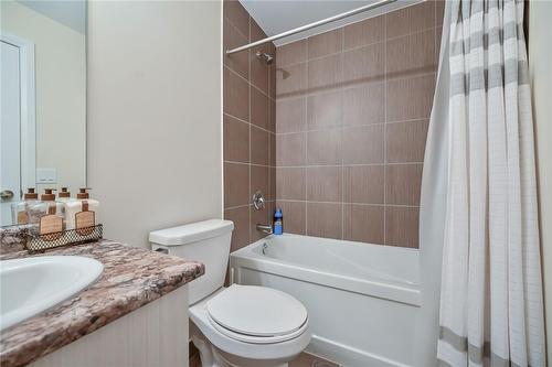16 Concord Place|Unit #124, Grimsby, ON - Indoor Photo Showing Bathroom