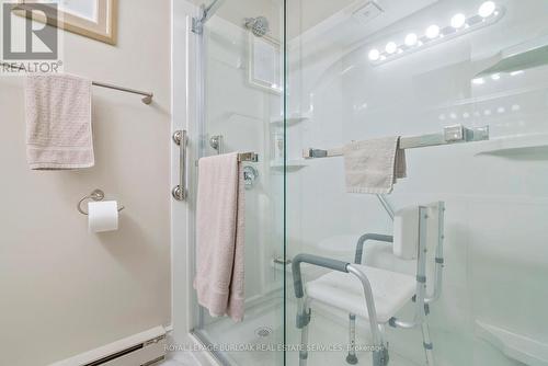 2 - 2050 Brant Street, Burlington, ON - Indoor Photo Showing Bathroom