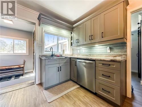 9 Juby Lane, Horton, ON - Indoor Photo Showing Kitchen