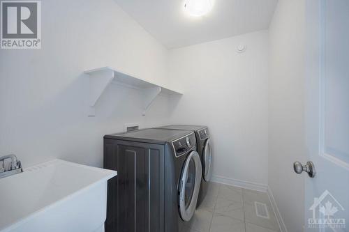 4514 Kelly Farm Drive, Ottawa, ON - Indoor Photo Showing Laundry Room