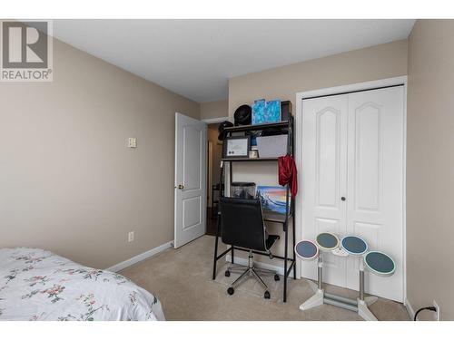 3160 Casorso Road Unit# 303, Kelowna, BC - Indoor Photo Showing Bedroom