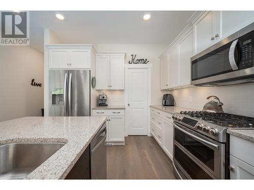 3119 Riesling Way, West Kelowna, BC - Indoor Photo Showing Kitchen With Stainless Steel Kitchen With Upgraded Kitchen