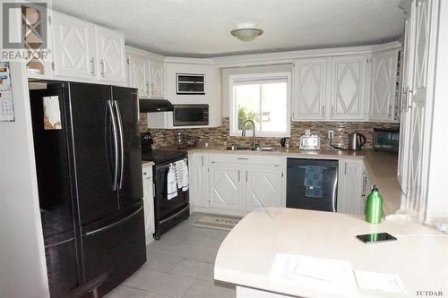 742350 Dawson Point Rd, Harris Twp, ON - Indoor Photo Showing Kitchen With Double Sink