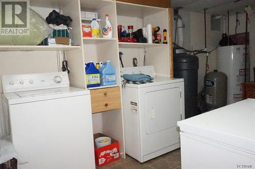 742350 Dawson Point Rd, Harris Twp, ON - Indoor Photo Showing Laundry Room