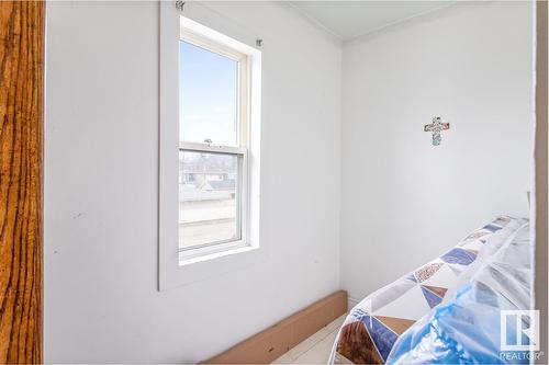 9263 110A Av Nw, Edmonton, AB - Indoor Photo Showing Bedroom