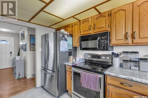 592 24Th Street E, Prince Albert, SK - Indoor Photo Showing Kitchen