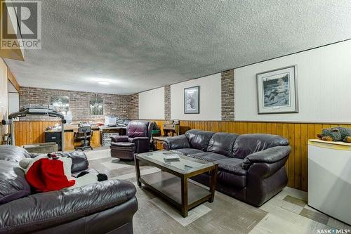 592 24Th Street E, Prince Albert, SK - Indoor Photo Showing Living Room
