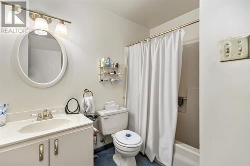 89 Pine St E, Sault Ste. Marie, ON - Indoor Photo Showing Bathroom