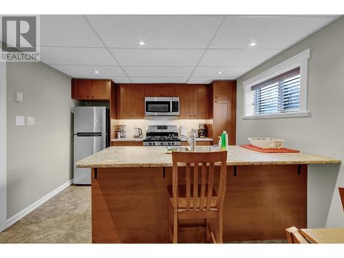 1725 9Th Avenue, Prince George, BC - Indoor Photo Showing Kitchen