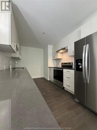 2550 Sandwich West Parkway Unit# 319, Lasalle, ON - Indoor Photo Showing Kitchen