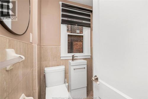 1292 Chilver, Windsor, ON - Indoor Photo Showing Bathroom